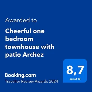 Cheerful One Bedroom Townhouse With Patio Apartamento
